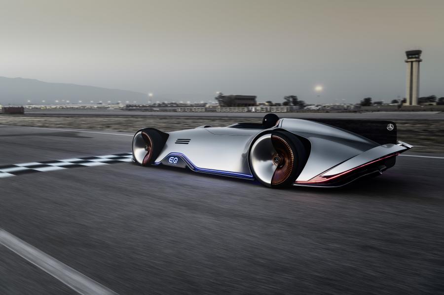  Mercedes-Benz Vision EQ Silver Arrow 2018 года  (фото 12 из 34)